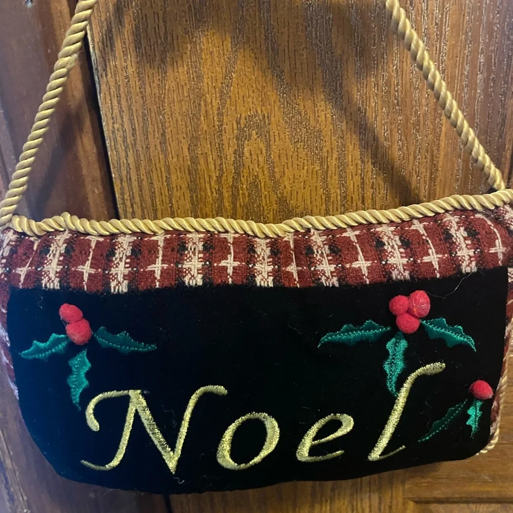 N/A holiday noel